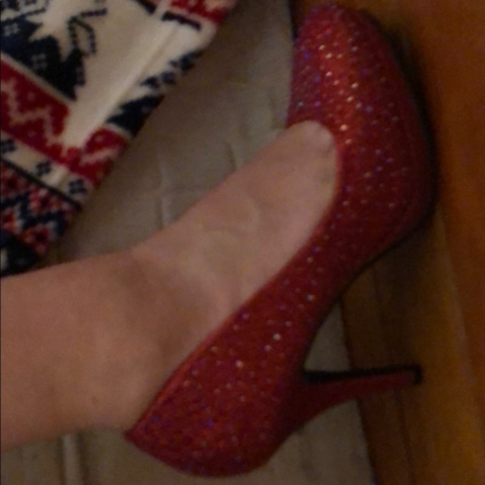 Red Heels - Picture 3 of 3